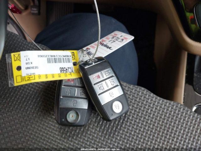 KNDMC5C14H6335068 KIA SEDONA EX
