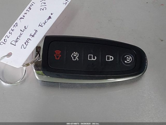 1FMCU9J95KUA52315 Ford Escape Titanium