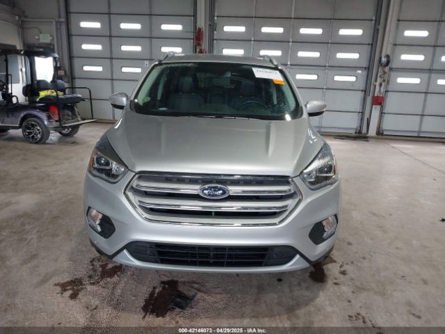 1FMCU9J95KUA52315 Ford Escape Titanium