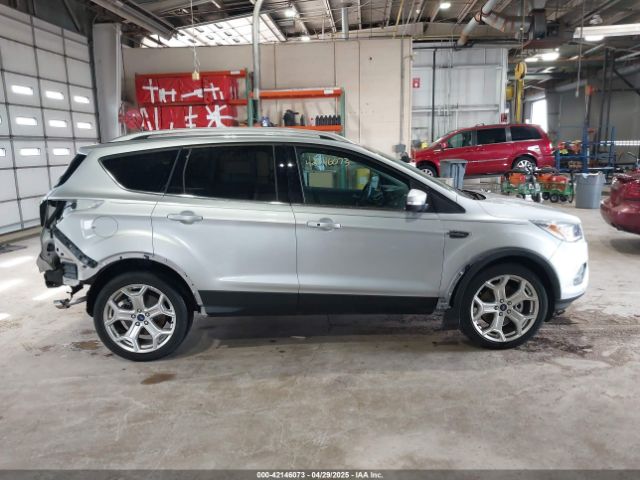 1FMCU9J95KUA52315 Ford Escape Titanium