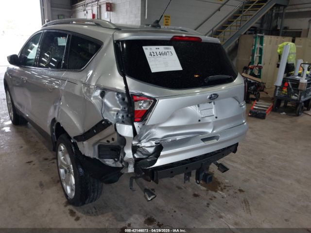 1FMCU9J95KUA52315 Ford Escape Titanium