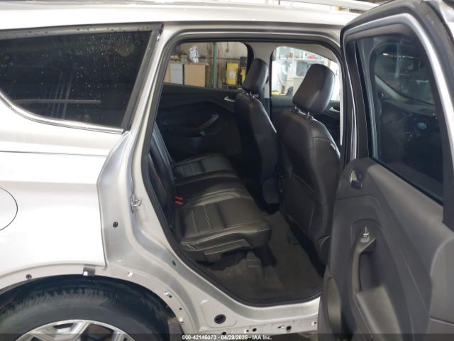 1FMCU9J95KUA52315 Ford Escape Titanium
