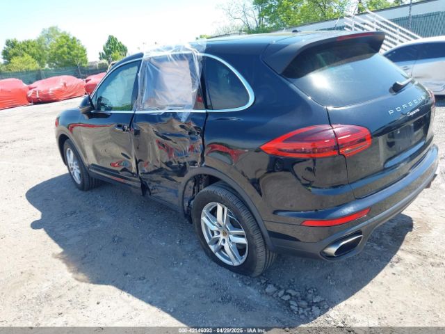2016 PORSCHE CAYENNE WP1AA2A26GLA09709 Photo 2