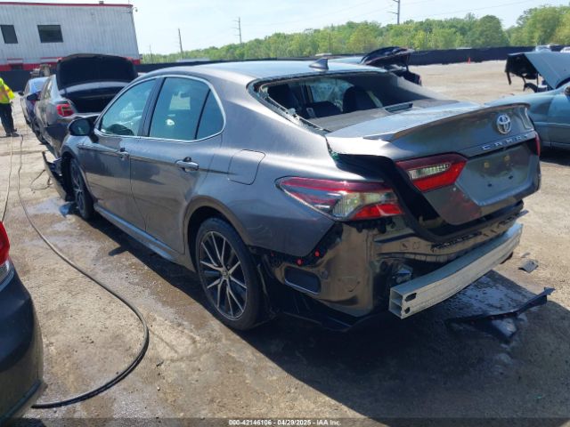 2021 TOYOTA CAMRY 4T1G11AK0MU523241 Photo 2