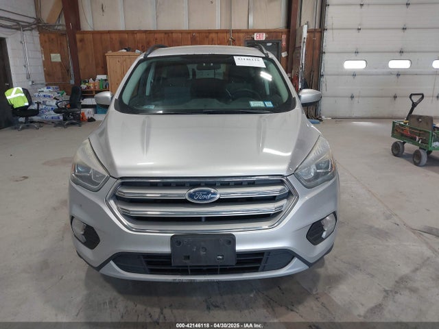 1FMCU9GD2HUA30860 Ford ESCAPE SE