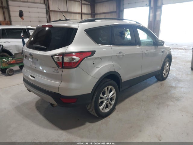 1FMCU9GD2HUA30860 Ford ESCAPE SE