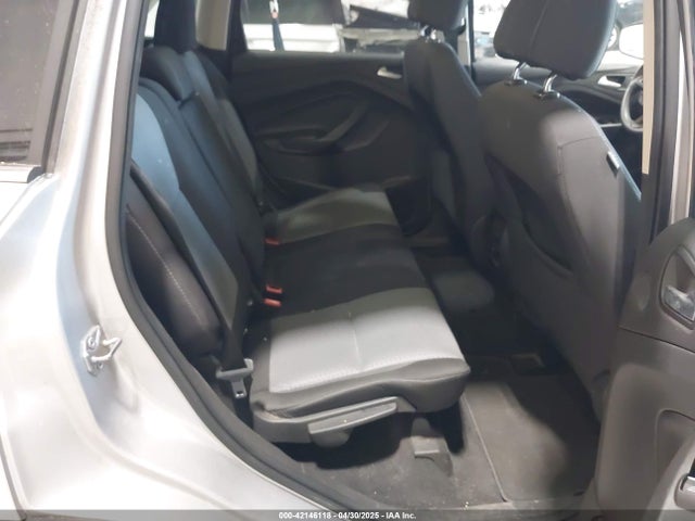 1FMCU9GD2HUA30860 Ford ESCAPE SE