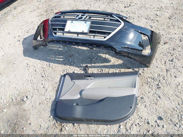 KMHD84LF0HU214293 Hyundai ELANTRA SE
