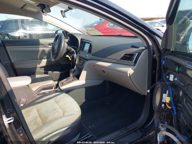 KMHD84LF0HU214293 Hyundai ELANTRA SE