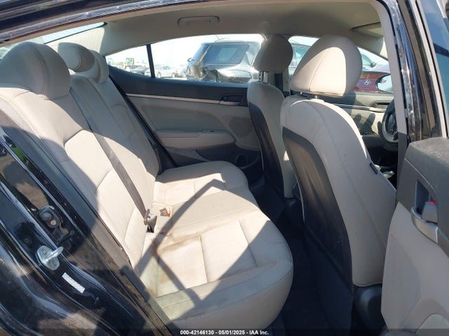 KMHD84LF0HU214293 Hyundai ELANTRA SE