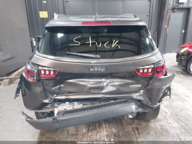 3C4NJDFB0NT117963 Jeep Compass Latitude Lux 4x4