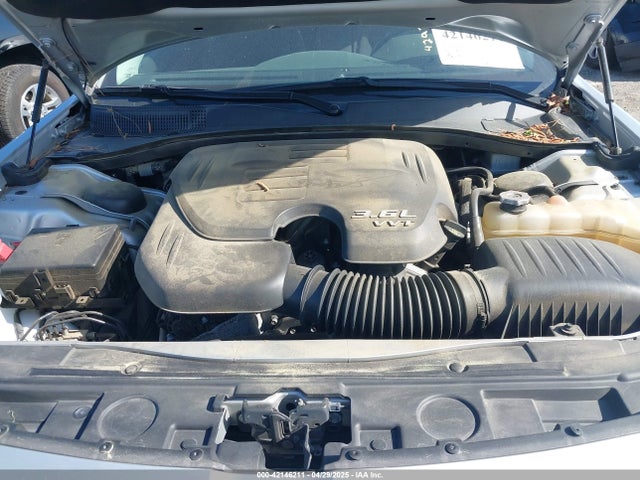 Chrysler 300 Touring 2019 2C3CCAAG9KH581040 Image 10