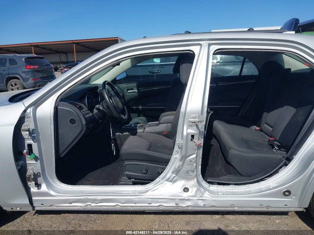 Chrysler 300 Touring 2019 2C3CCAAG9KH581040 Image 15