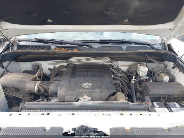 5TFEY5F18EX161206 Toyota Tundra Sr5 5.7l V8