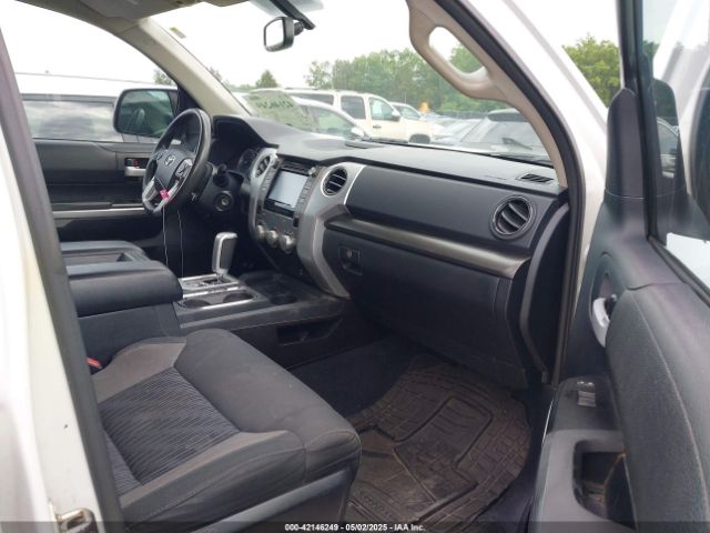 5TFEY5F18EX161206 Toyota Tundra Sr5 5.7l V8