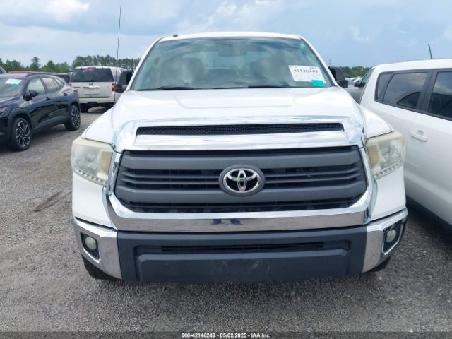 5TFEY5F18EX161206 Toyota Tundra Sr5 5.7l V8