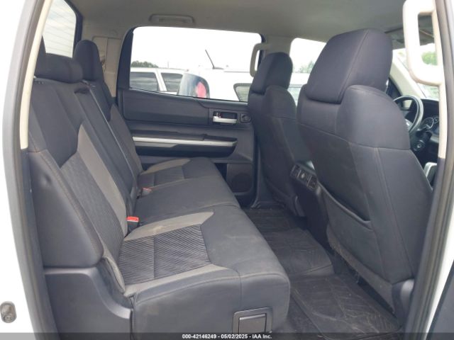 5TFEY5F18EX161206 Toyota Tundra Sr5 5.7l V8