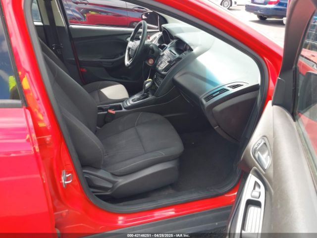 1FADP3K28GL282450 Ford FOCUS SE