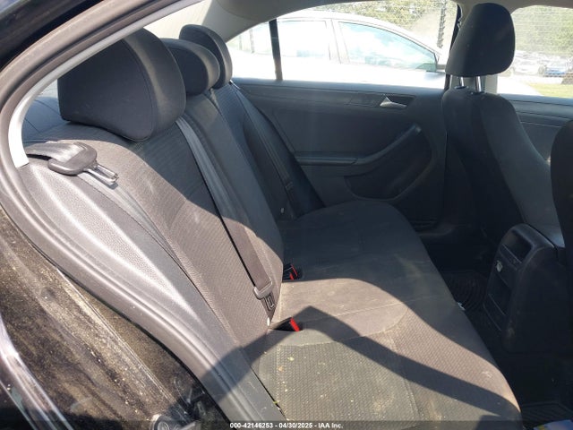 3VW267AJ2GM235740 Volkswagen Jetta 1.4t S
