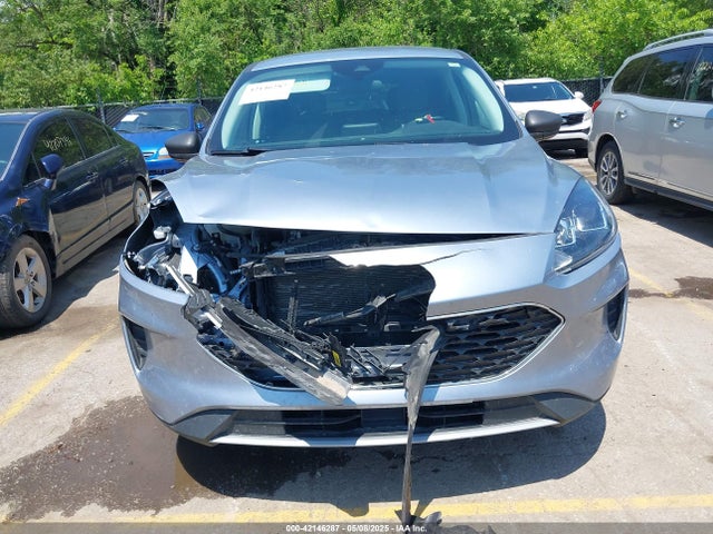 1FMCU0G60NUB28911 Ford ESCAPE SE