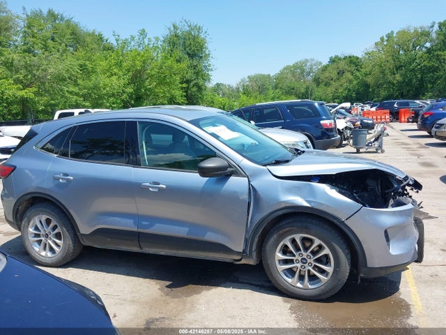 1FMCU0G60NUB28911 Ford ESCAPE SE