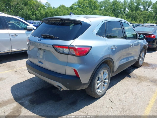 1FMCU0G60NUB28911 Ford ESCAPE SE
