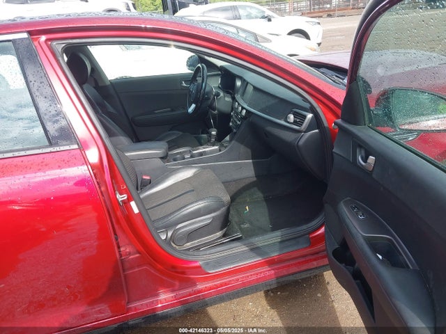 5XXGT4L38KG375686 KIA Optima S