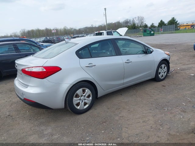 KNAFK4A66F5390206 KIA FORTE LX