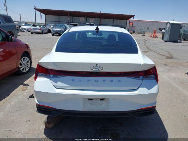 5NPLM4AG2MH009697 Hyundai ELANTRA SEL