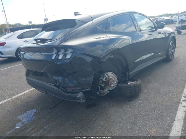 2024 FORD MUSTANG MACH-E 3FMTK1SU7RMA39672 Photo 3