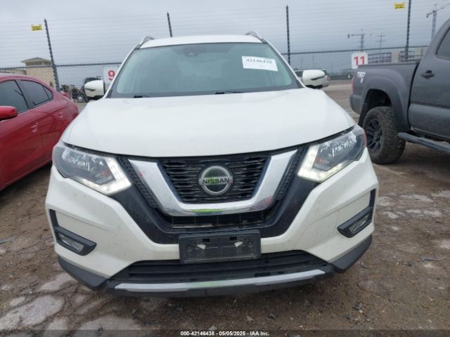 JN8AT2MV0JW315929 Nissan Rogue Sl