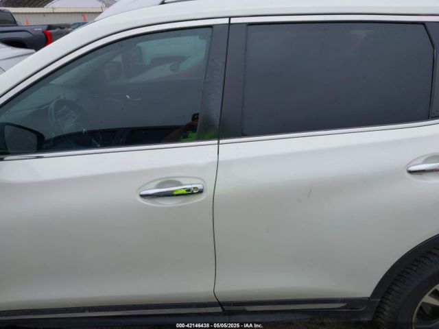 JN8AT2MV0JW315929 Nissan Rogue Sl