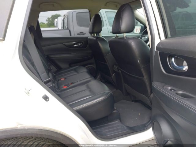 JN8AT2MV0JW315929 Nissan Rogue Sl