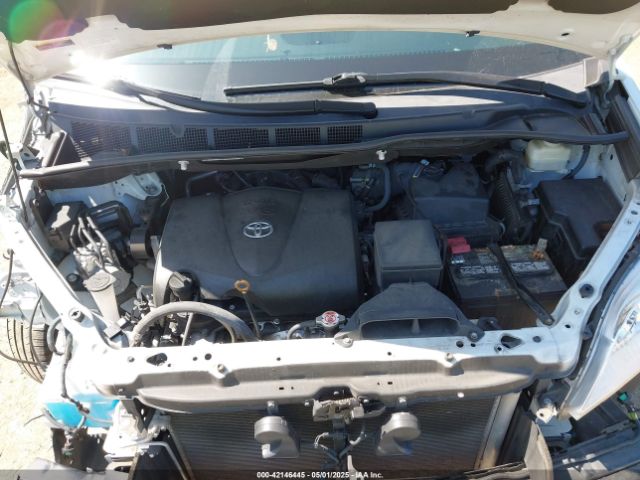 5TDDZ3DC8HS169754 Toyota Sienna Xle Premium 7 Passenger