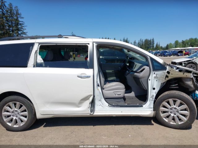 5TDDZ3DC8HS169754 Toyota Sienna Xle Premium 7 Passenger
