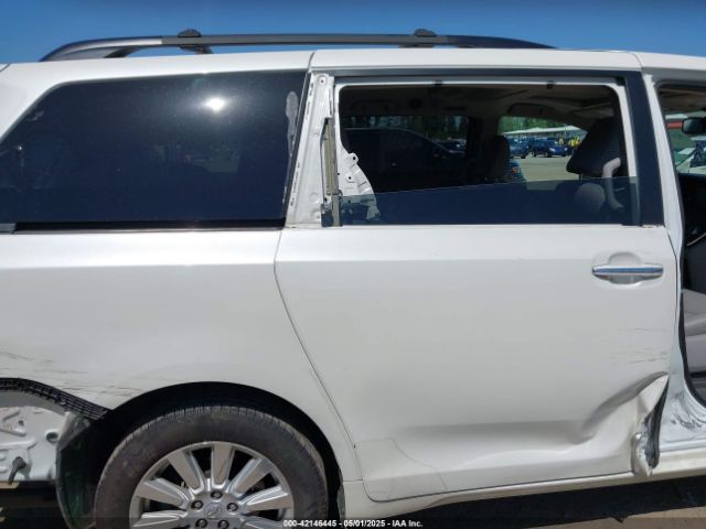5TDDZ3DC8HS169754 Toyota Sienna Xle Premium 7 Passenger