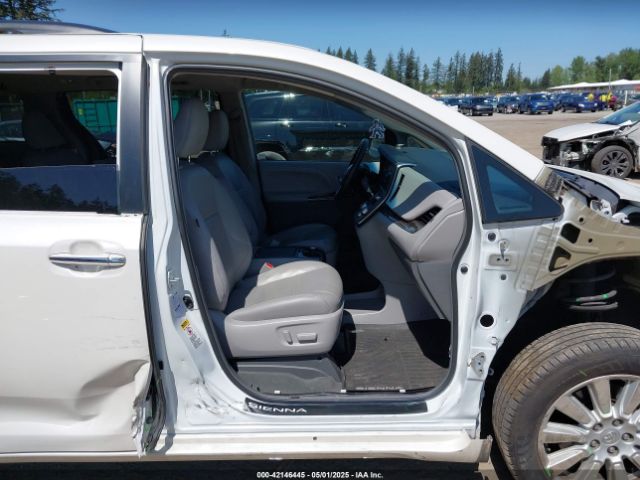 5TDDZ3DC8HS169754 Toyota Sienna Xle Premium 7 Passenger
