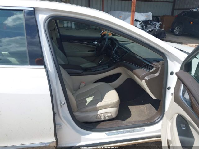 1G4ZP5SS5HU180154 Buick Lacrosse Essence