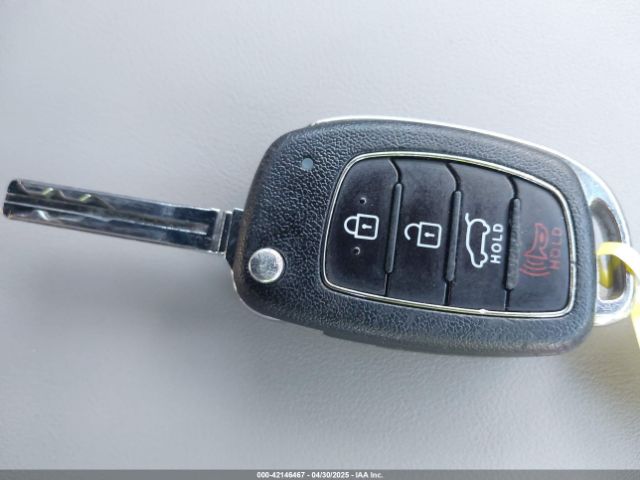 KM8J2CA4XKU042622 Hyundai TUCSON SE