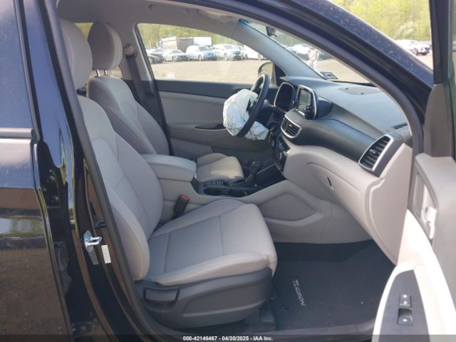 KM8J2CA4XKU042622 Hyundai TUCSON SE
