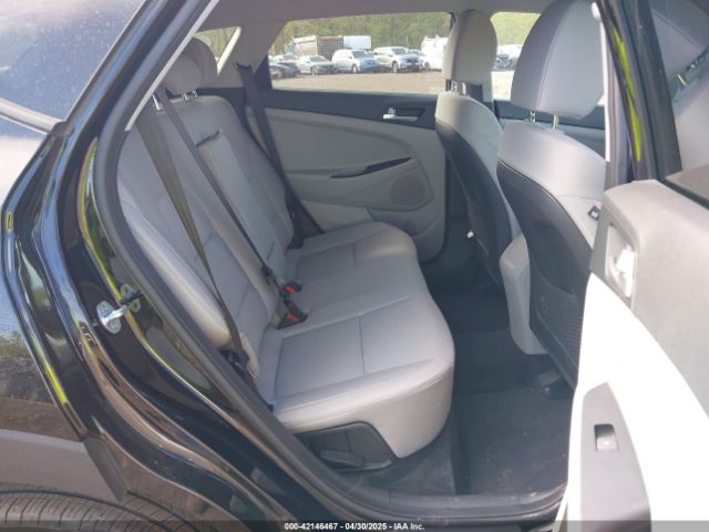 KM8J2CA4XKU042622 Hyundai TUCSON SE