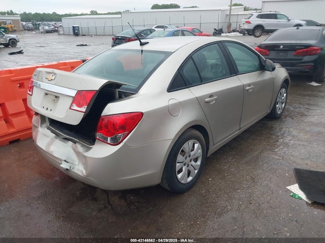 1G1PA5SH6E7132957 Chevrolet Cruze Ls Auto