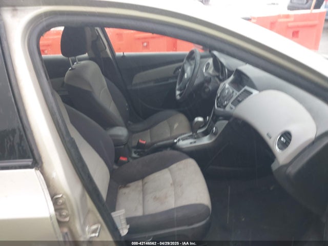 1G1PA5SH6E7132957 Chevrolet Cruze Ls Auto