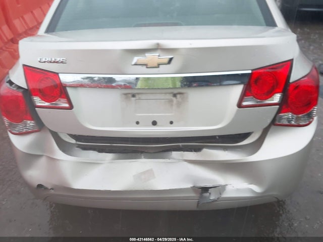 1G1PA5SH6E7132957 Chevrolet Cruze Ls Auto