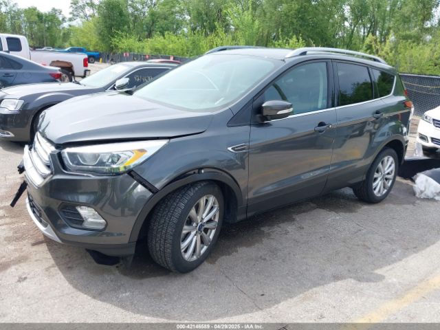 1FMCU9J96HUC25137 Ford Escape Titanium