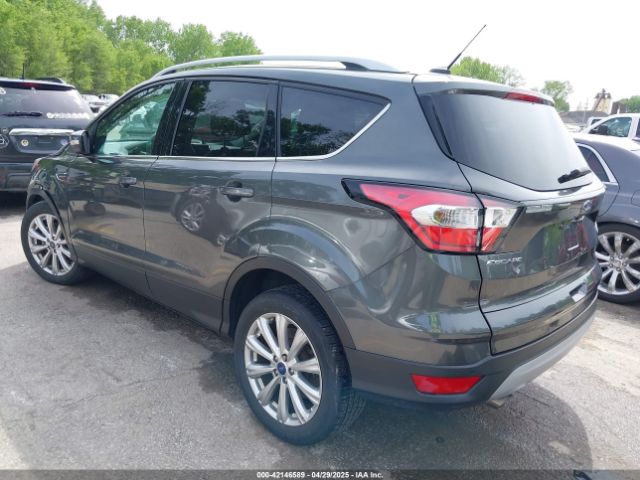 1FMCU9J96HUC25137 Ford Escape Titanium