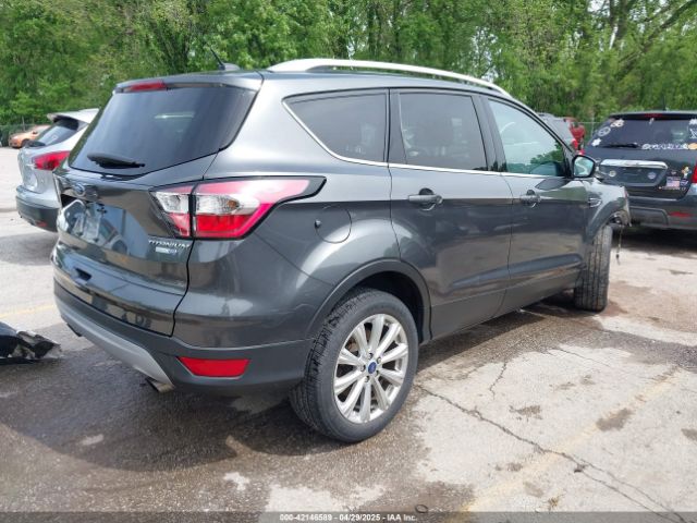 1FMCU9J96HUC25137 Ford Escape Titanium