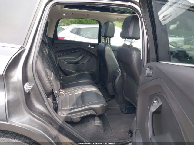 1FMCU9J96HUC25137 Ford Escape Titanium