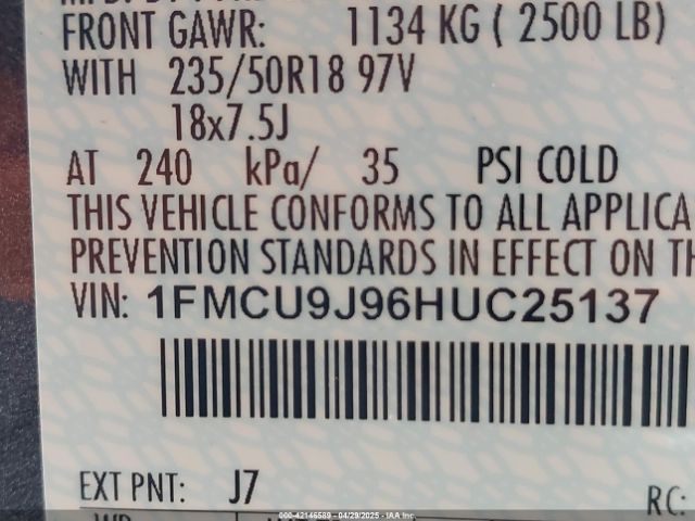 1FMCU9J96HUC25137 Ford Escape Titanium