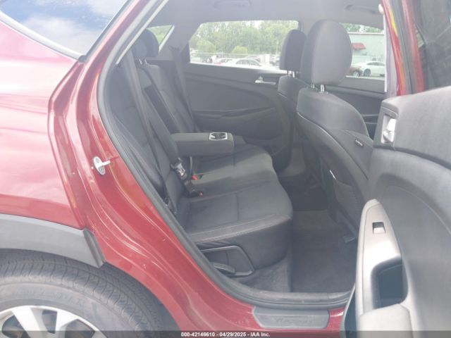 KM8J2CA46KU937184 Hyundai TUCSON SE